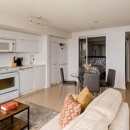 Stylish Downtown Lakeview Condo - One Free Parking Toronto Exterior foto